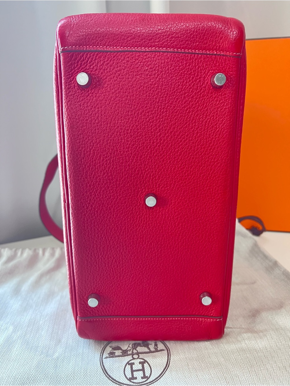 Hermes Lindy 30 Leather Bag with Silver Hardware - Picture 7 of 14